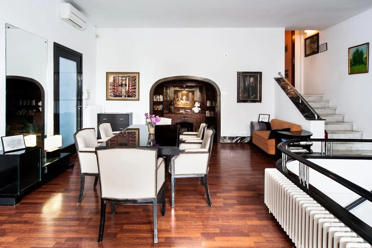 Casa Vilaro Park Guell Barselona 0*,